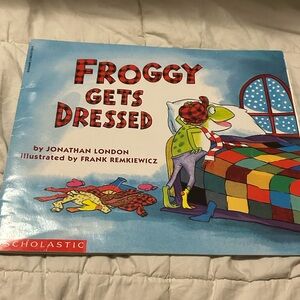 Froggy Gets Dressed by Jonathan London, Paperback, 1995